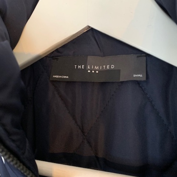 The Limited Navy Polka Dot Lightweight Vest - Picture 2 of 6